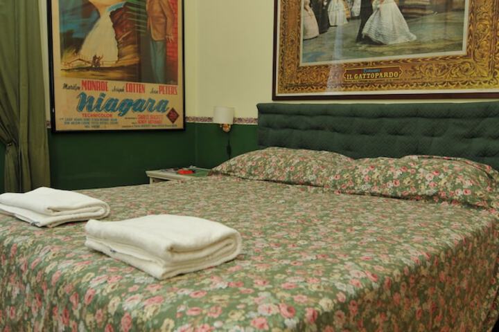 Room 5 of 39