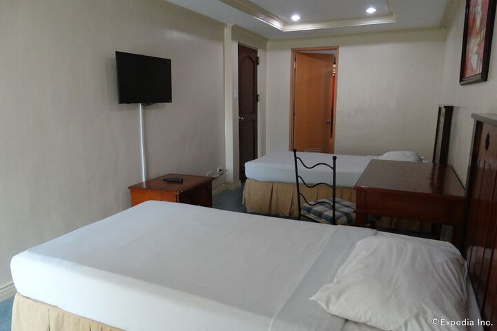 Room 9 of 40