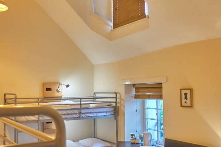 Room 13 of 35