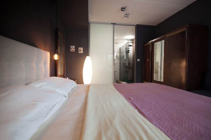 Room 62 of 104
