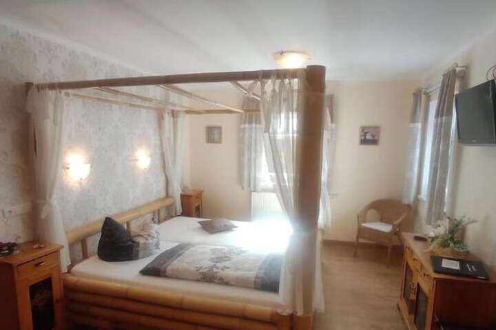Room 7 of 47