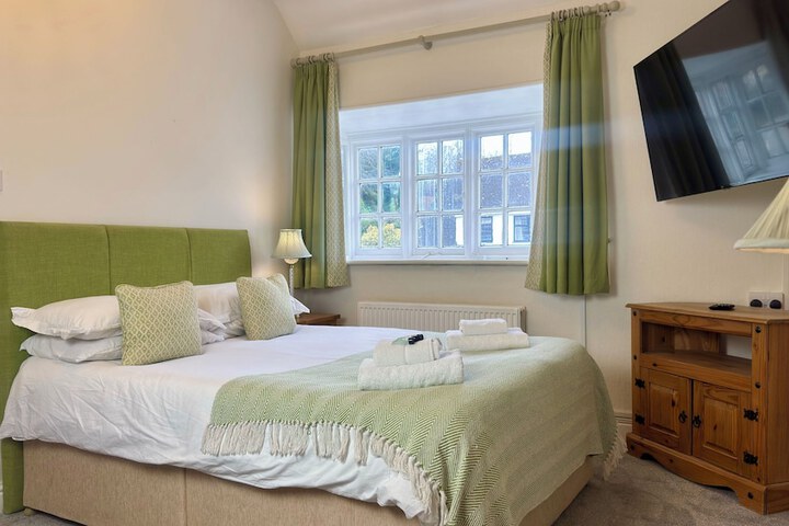Room 6 of 24