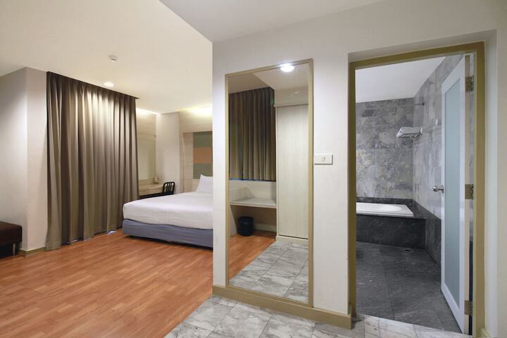 Room 36 of 43