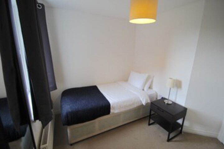 Room 28 of 34