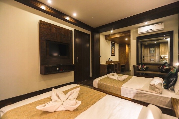Room 3 of 11
