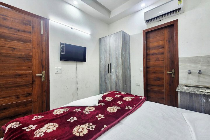 Room 16 of 28