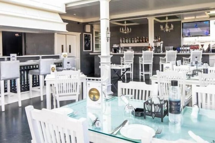 Dining Photos