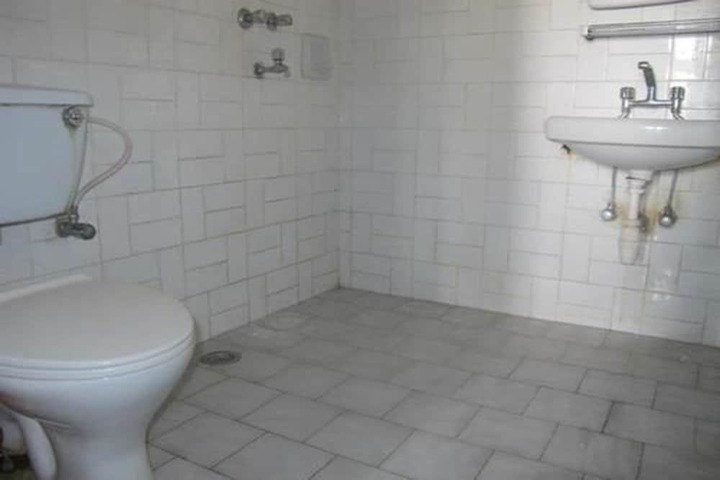 Room 12 of 19