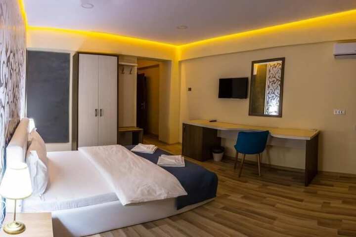 Room 30 of 67