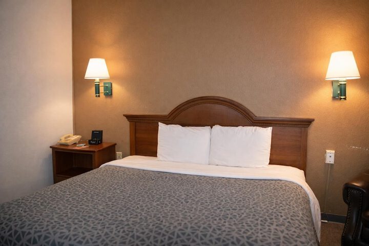 Room 3 of 17
