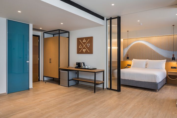 Room 82 of 147