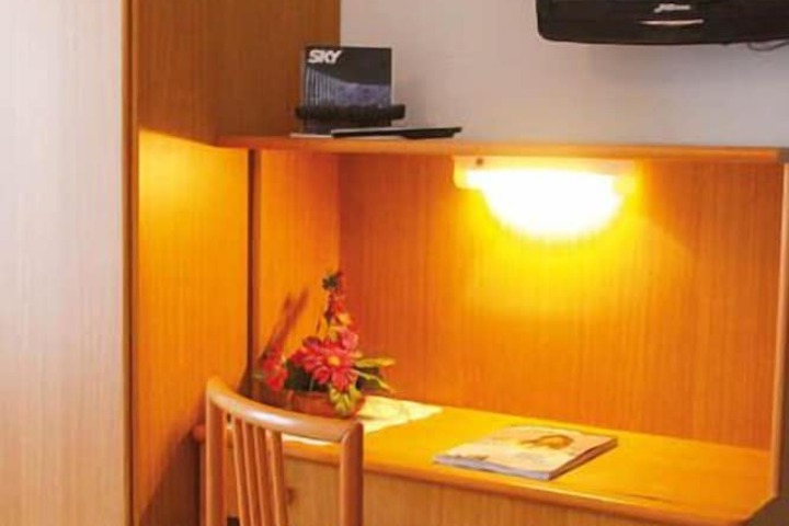 Room amenity