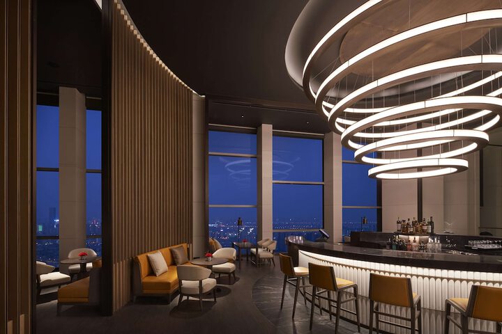Lounge 54 of 67