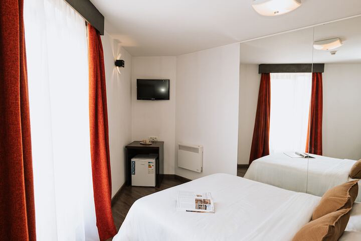 Room 17 of 30