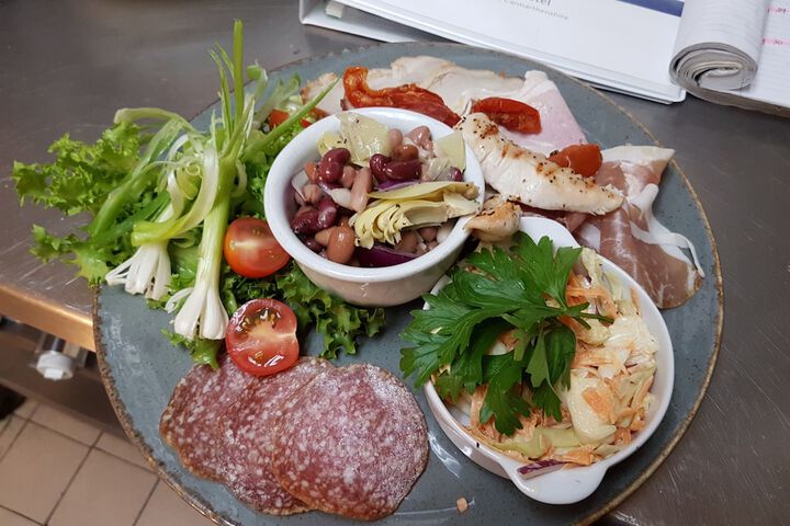 Dining 53 of 75