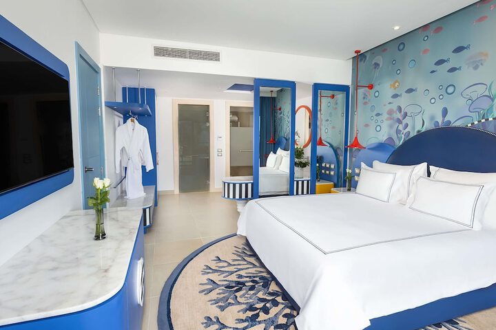 Room 34 of 180