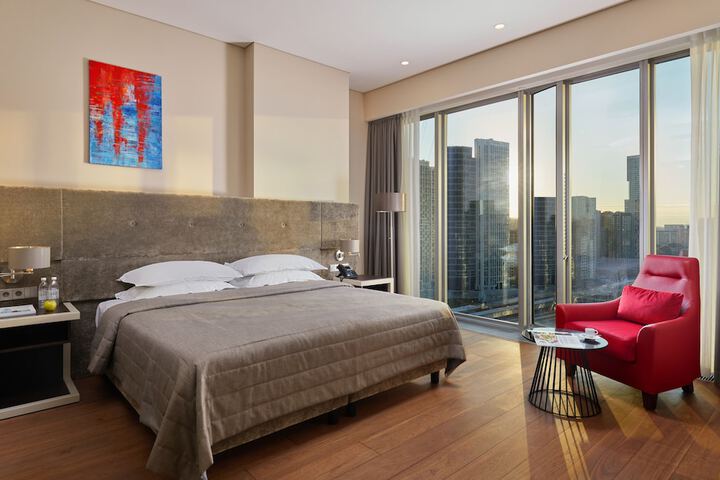 Room 2 of 71