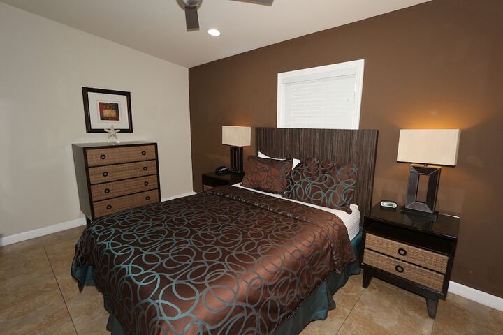 Room 12 of 72