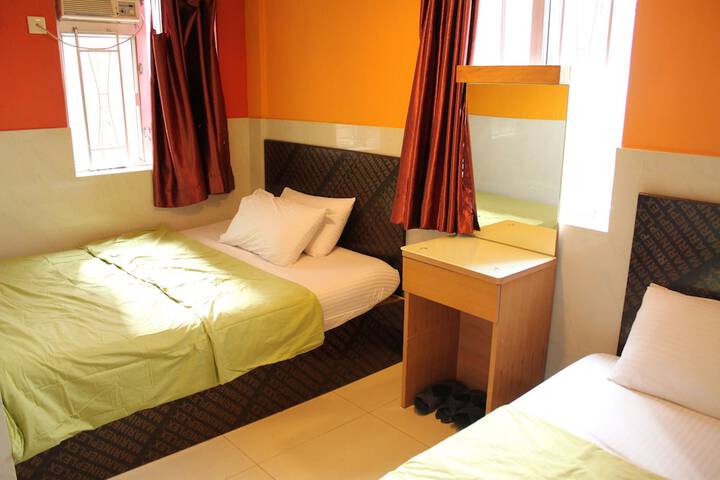 Room 8 of 42