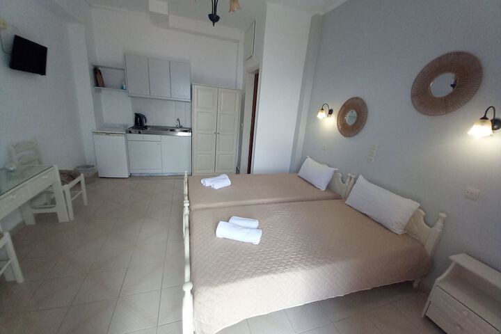Room 5 of 18