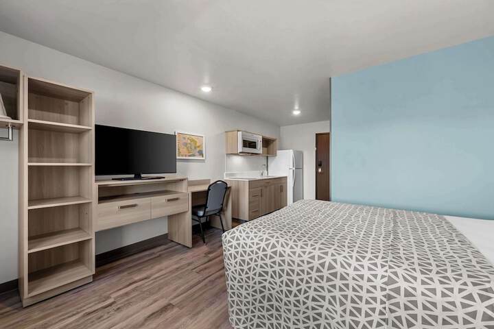 1 Queen Bed Suite (8 of 22)