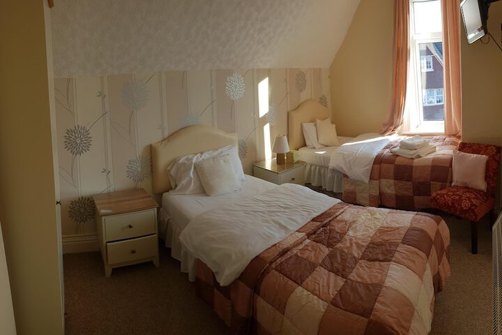 Room 4 of 15