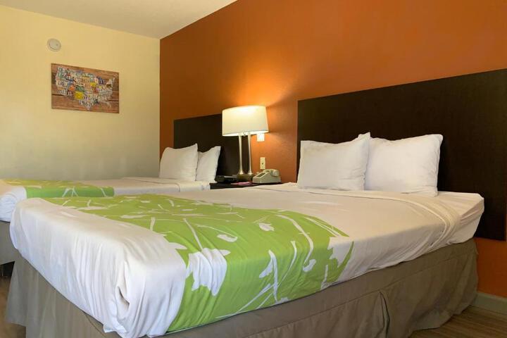 1 King Bed (12 of 16)