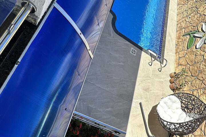 Pool 160 of 180