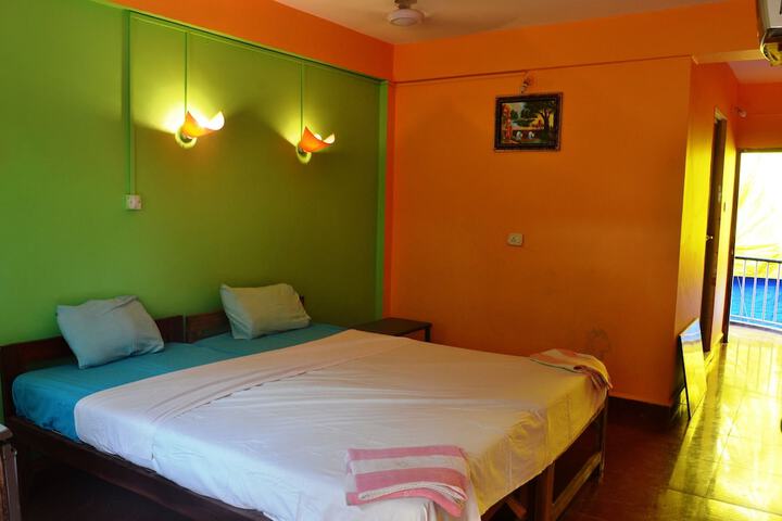 Room 8 of 13