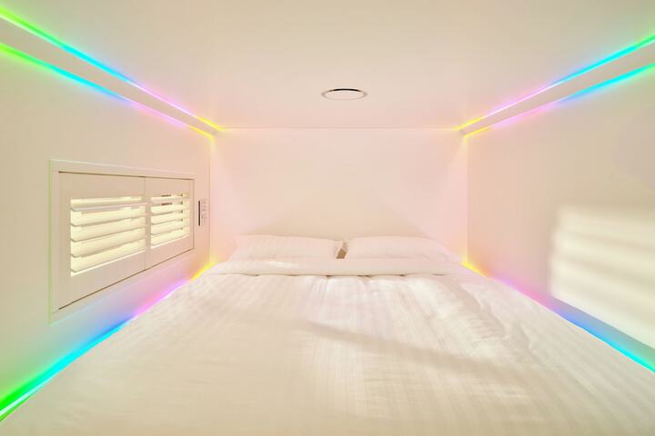 Room 25 of 34