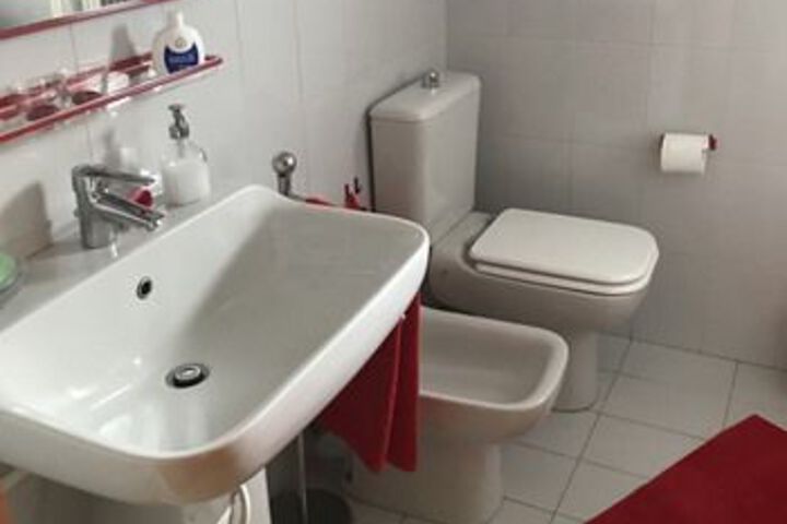 Room 5 of 14
