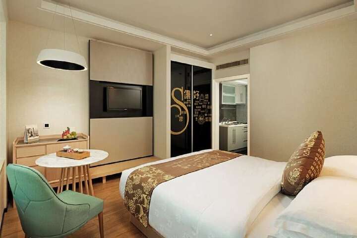 Room 32 of 63