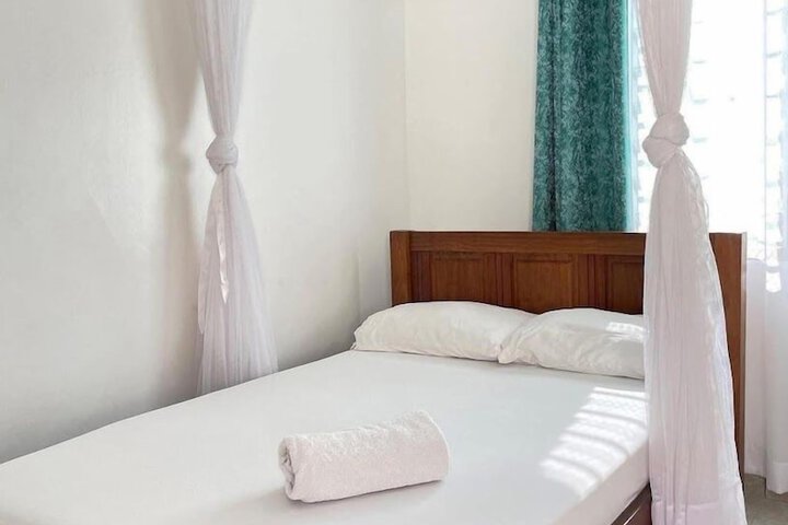 Room 2 of 25