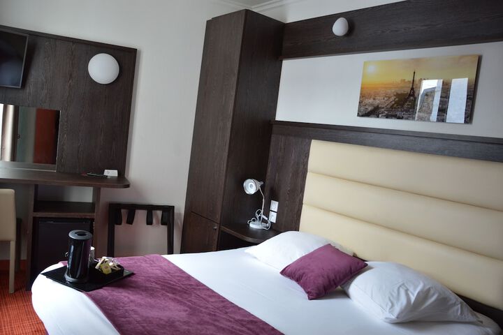 Room 10 of 34