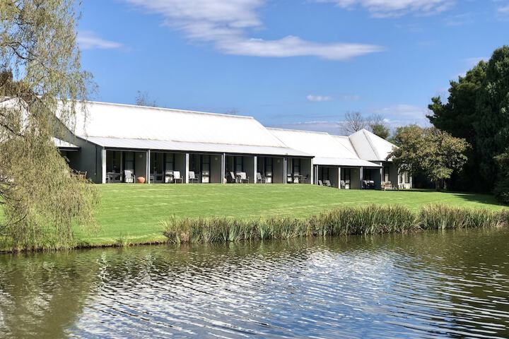 Exterior of Briars Country Lodge
