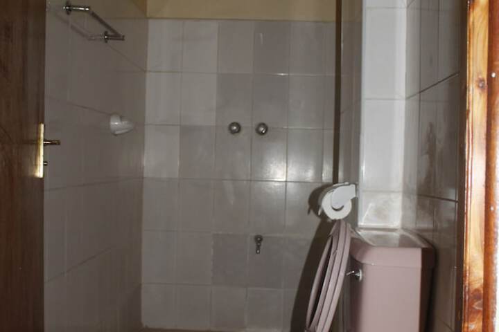 Room 23 of 40