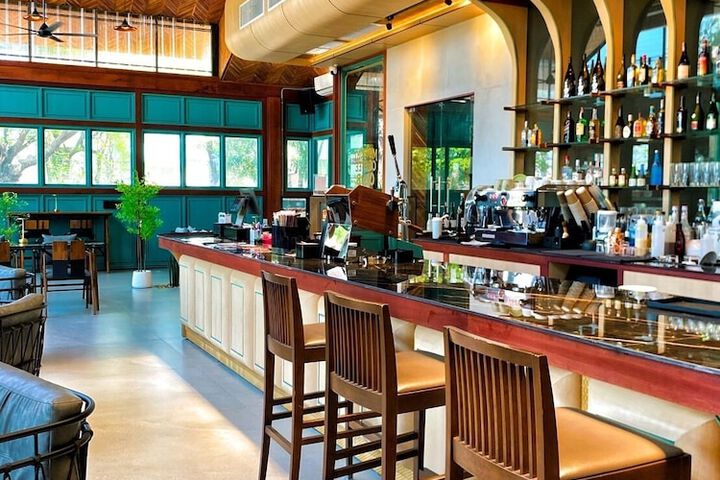 J Park Hotel