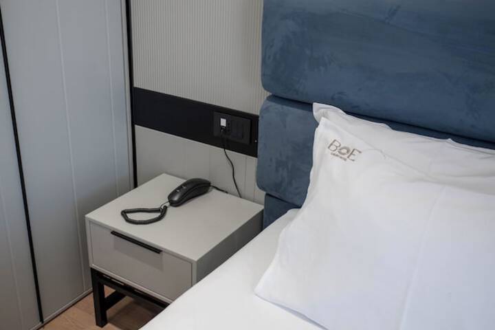 Room 52 of 186