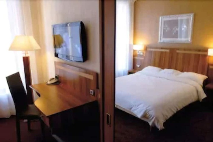 Photo of Hotel The Originals du Grand Monarque
