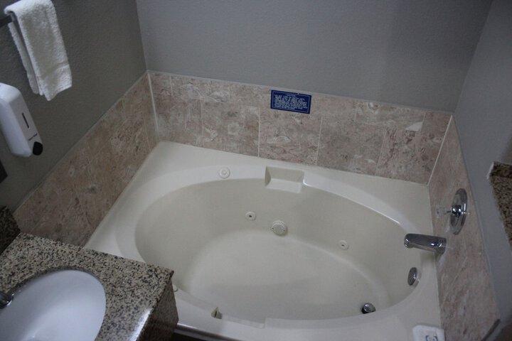 Room 18 of 27