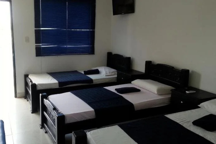 Room 4 of 18