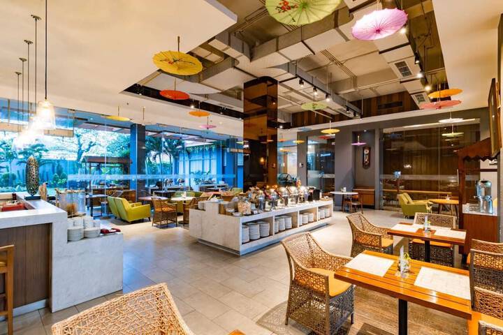 Dining Photos