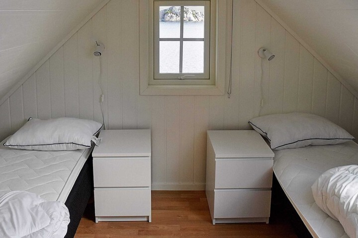 Room 3 of 79