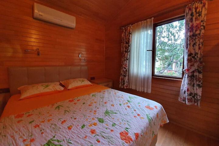 Room 3 of 80