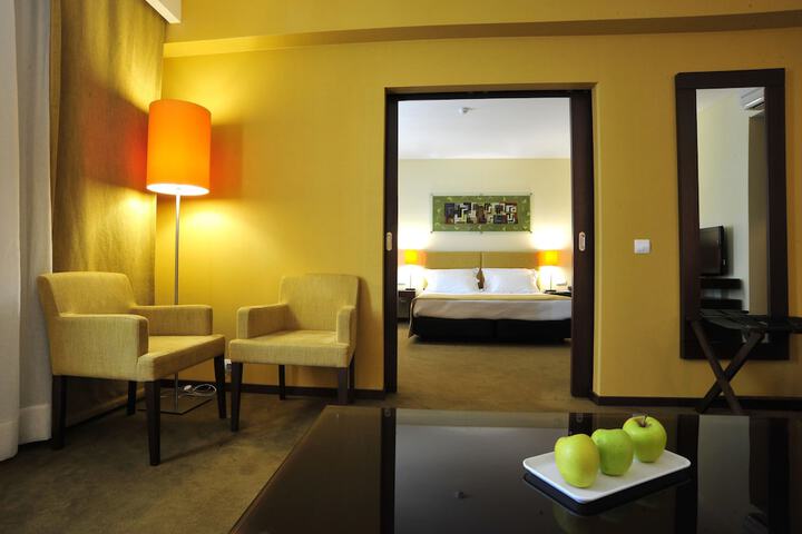Room 4 of 56
