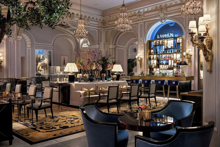 Lounge 193 of 233
