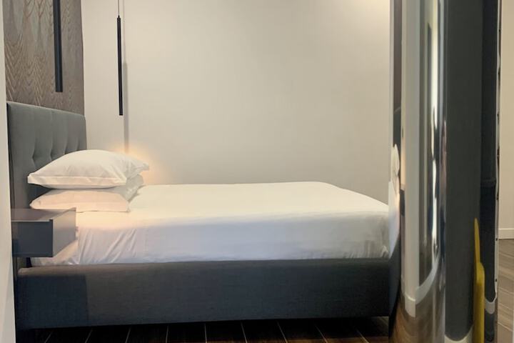 Room 8 of 36