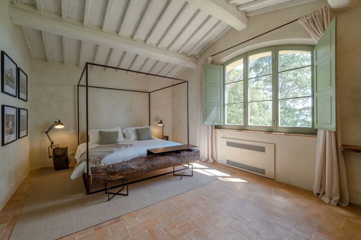 Room 13 of 47