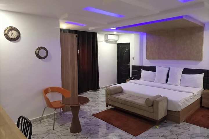 Room 6 of 45