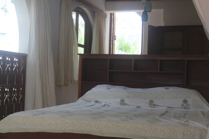 Room 16 of 79